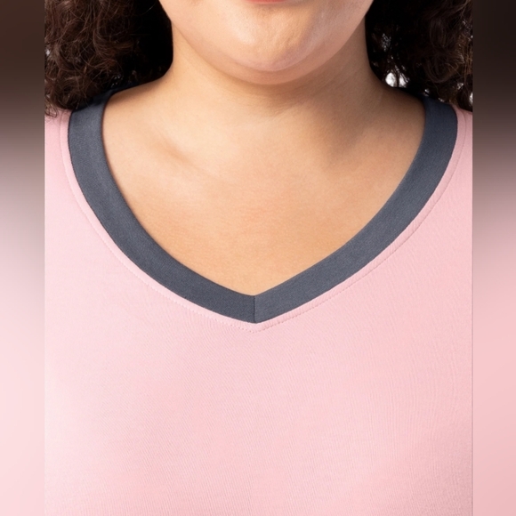 Fruit of the Loom Women's Soft & Breathable V-Neck Pajama Set, 2-Piece New - Picture 3 of 3